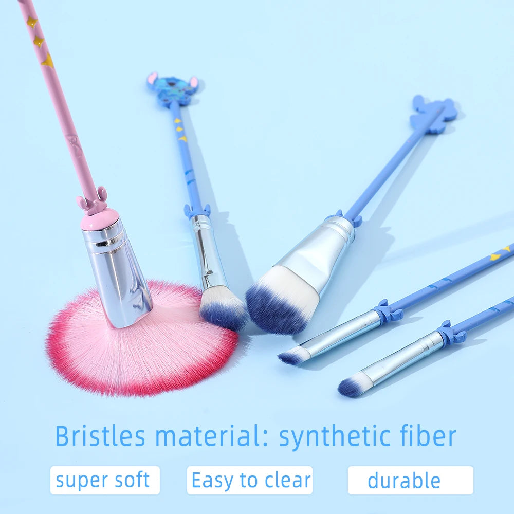 Cartoon cute Stitch makeup brush, soft fiber makeup brush, Stitch portable comb, Stitch eye shadow brush, suitable for girls' bi