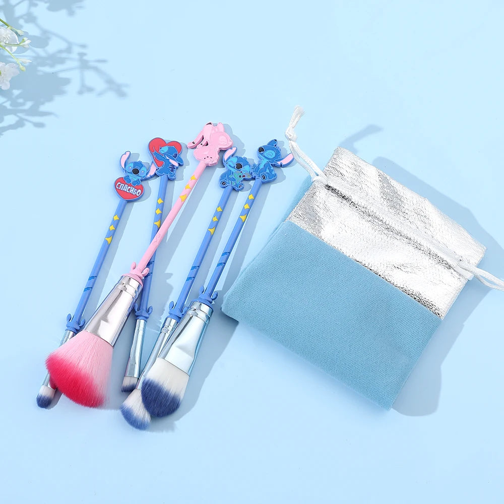 Cartoon cute Stitch makeup brush, soft fiber makeup brush, Stitch portable comb, Stitch eye shadow brush, suitable for girls' bi